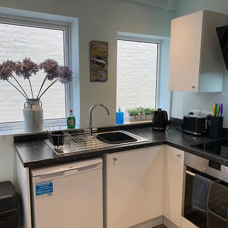 Ground Floor Apartment Ексмут Екстериор снимка