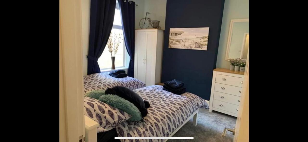 Ground Floor Apartment Ексмут Екстериор снимка