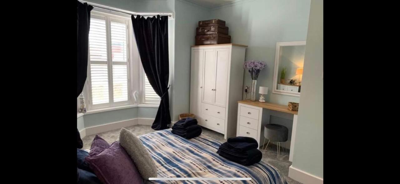 Ground Floor Apartment Ексмут Екстериор снимка